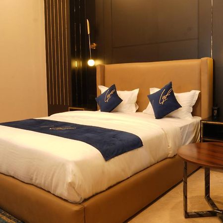 Aquila Grand Suites - Noida Sector 136 Ngoại thất bức ảnh
