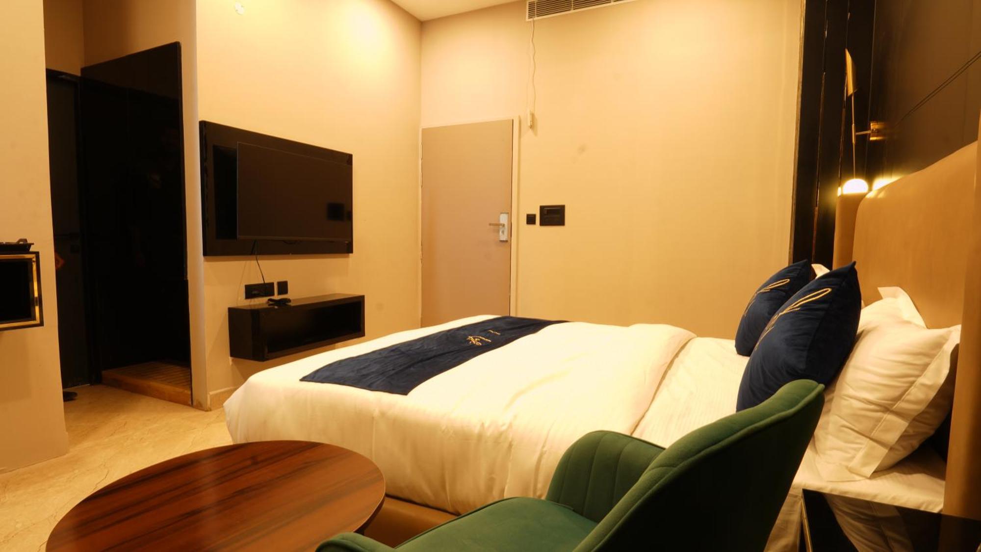 Aquila Grand Suites - Noida Sector 136 Ngoại thất bức ảnh