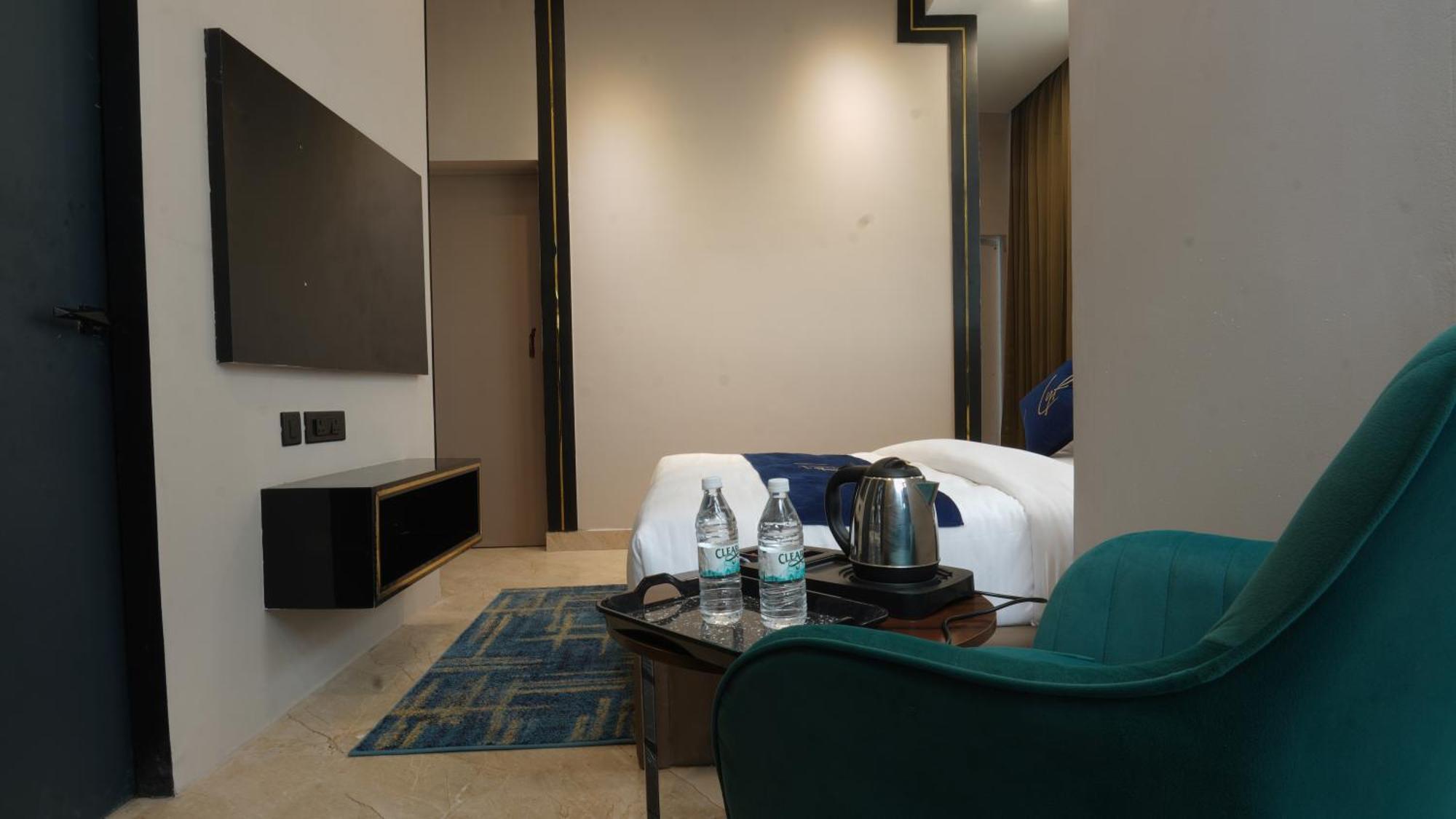 Aquila Grand Suites - Noida Sector 136 Ngoại thất bức ảnh