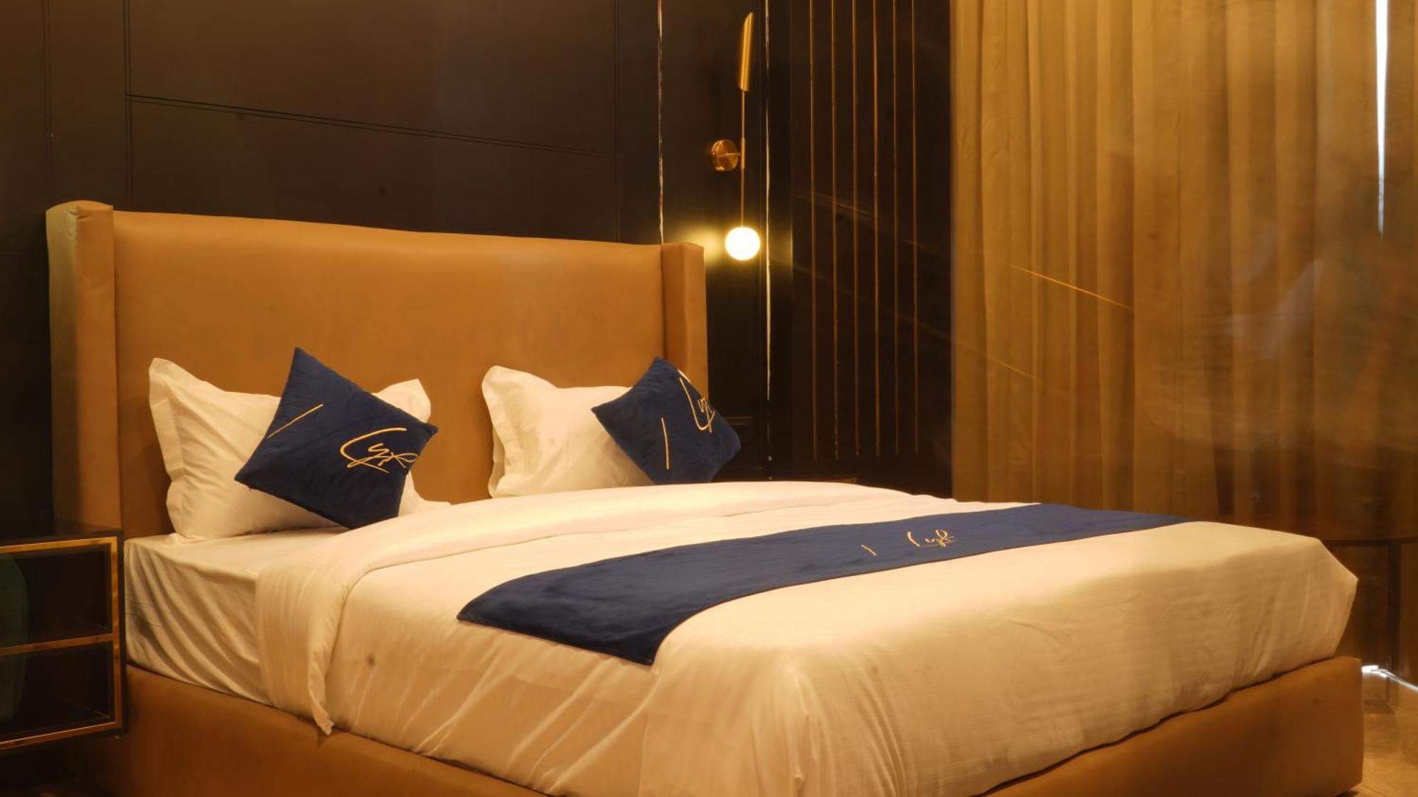 Aquila Grand Suites - Noida Sector 136 Ngoại thất bức ảnh