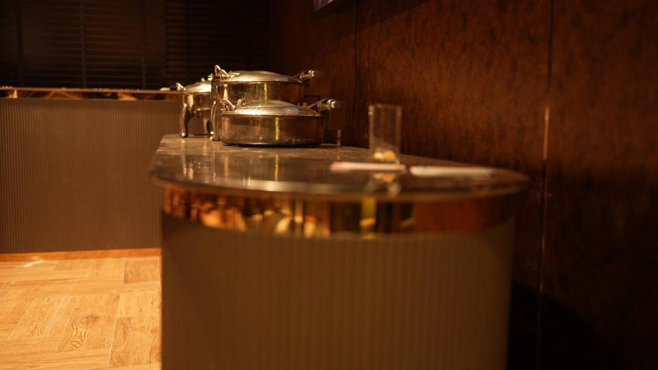 Aquila Grand Suites - Noida Sector 136 Ngoại thất bức ảnh
