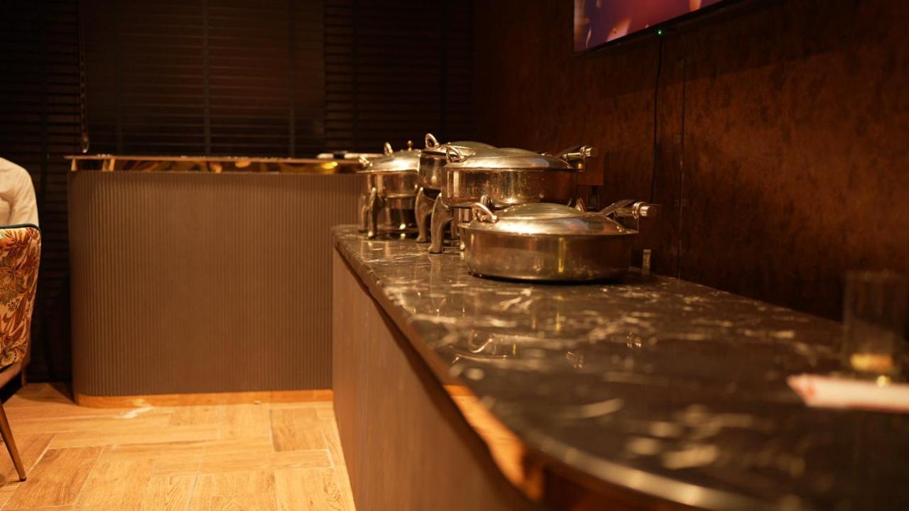 Aquila Grand Suites - Noida Sector 136 Ngoại thất bức ảnh